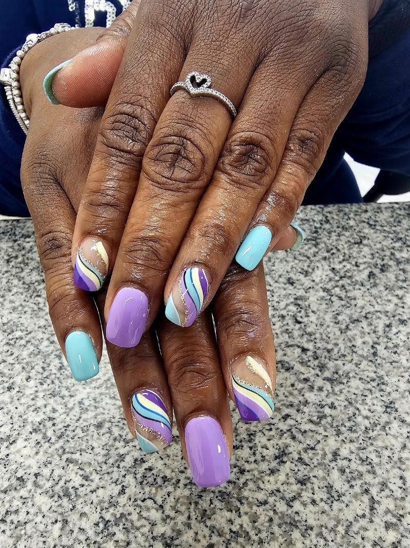 Ross Nail and Spa, nail salon in Hamilton, OH, photo 2 of 10